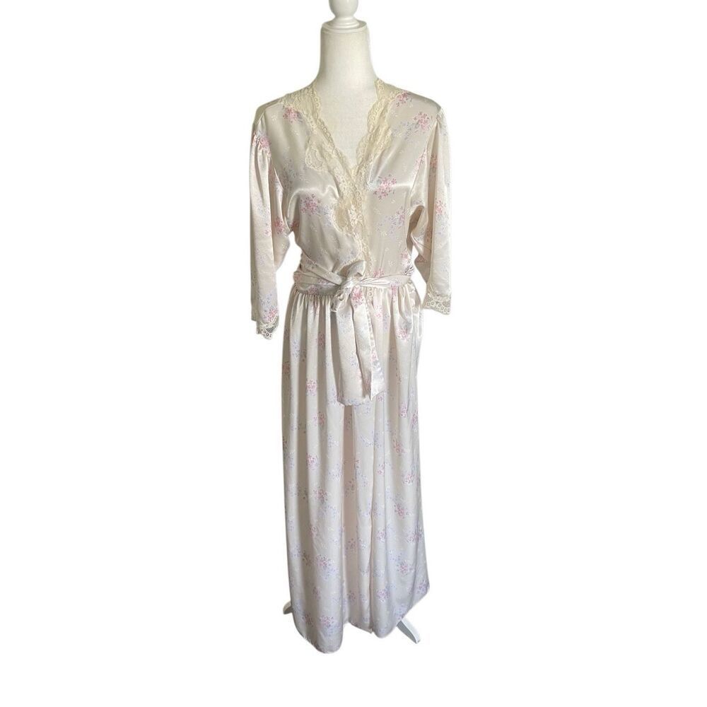 Vintage Ivory Floral‎ Satin Robe – Size Medium